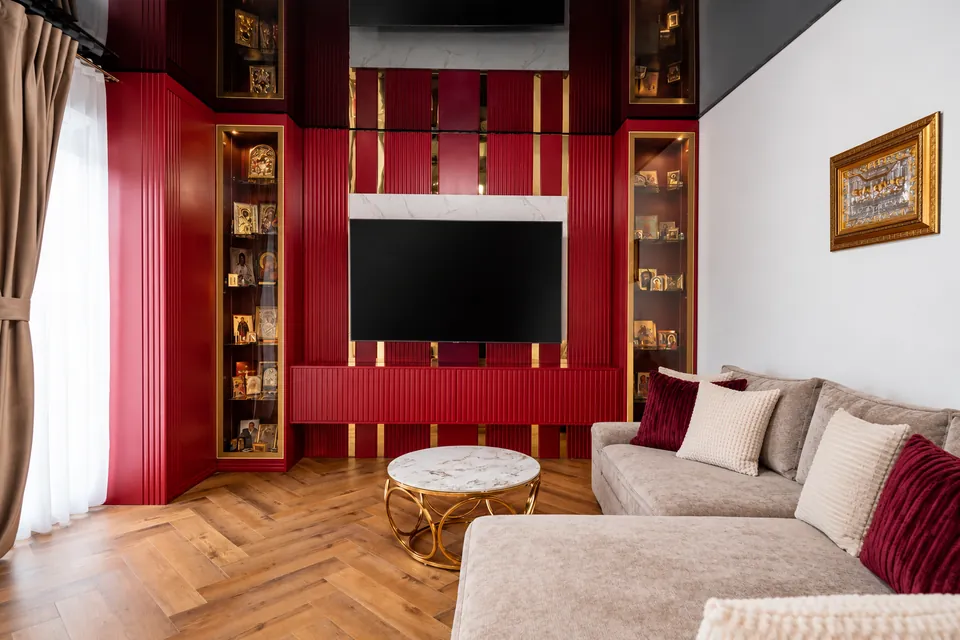 Interior — camera de zi a unei case predate